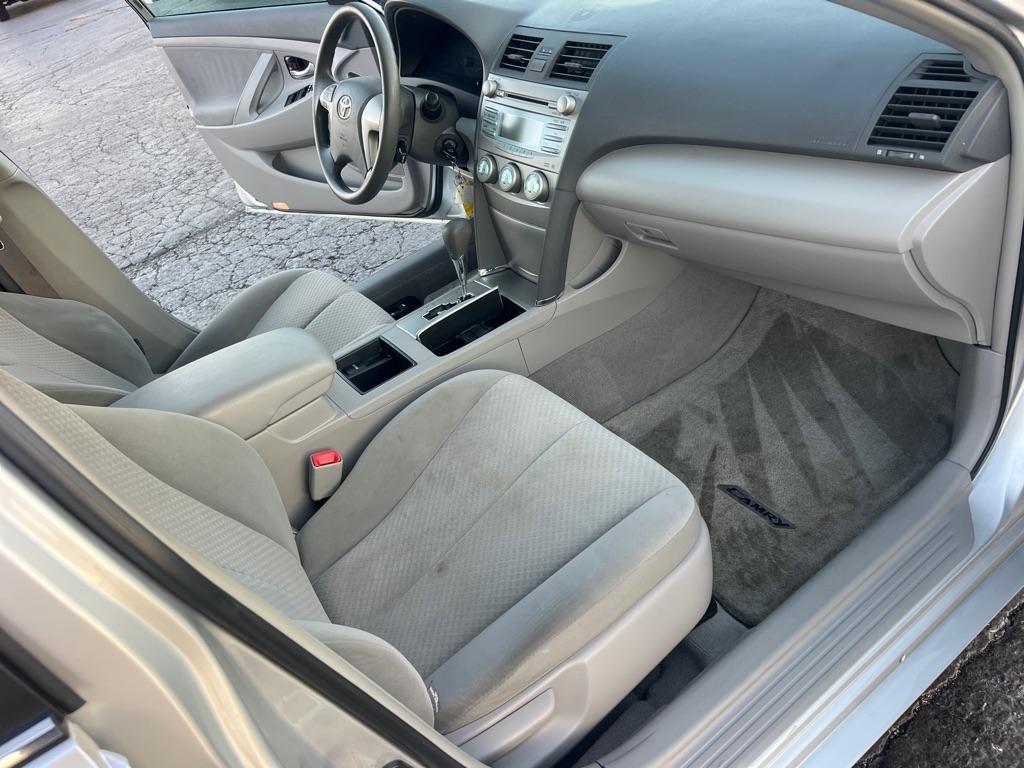 Toyota Camry 4dr Sdn I4 Man (Natl) 2009