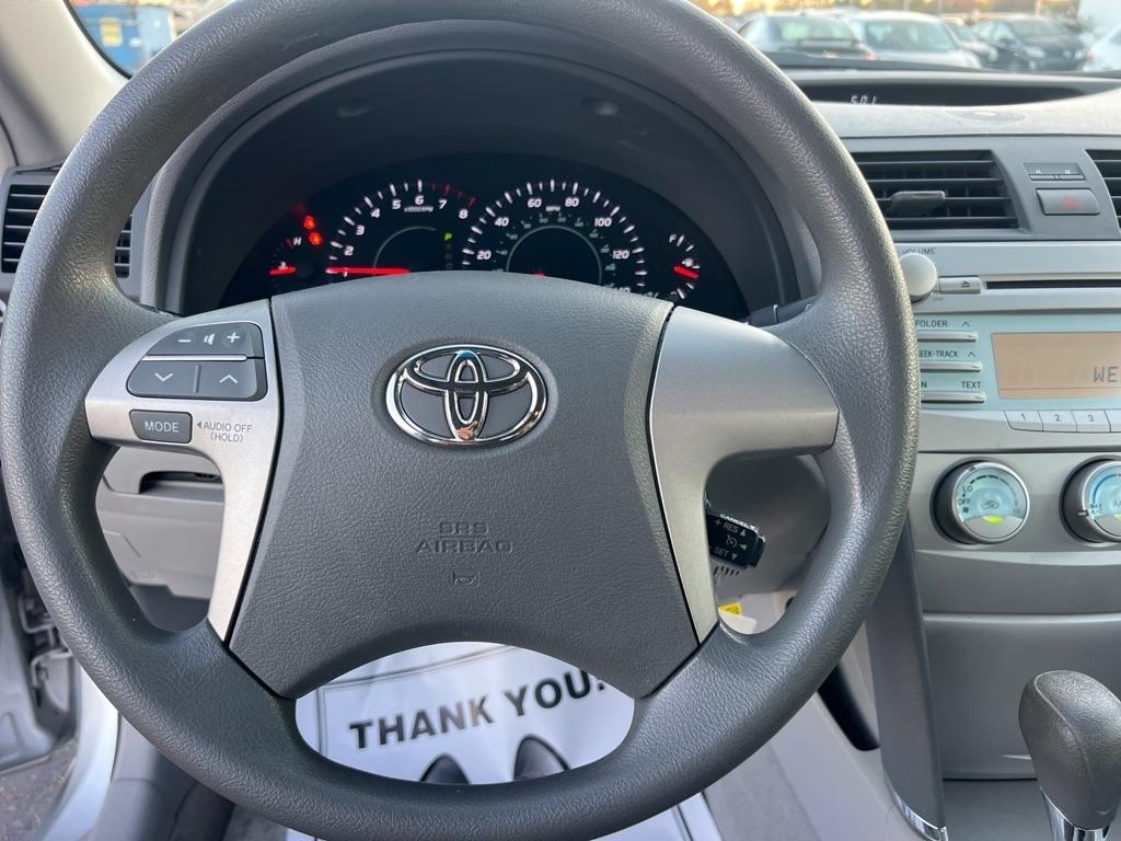 Toyota Camry 4dr Sdn I4 Man (Natl) 2009