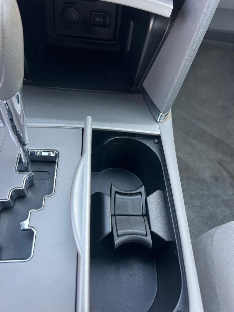 Toyota Camry 4dr Sdn I4 Man (Natl) 2009