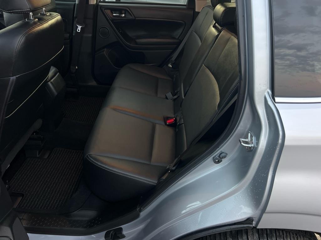 Subaru Forester 4dr CVT 2.5i Touring PZEV 2016