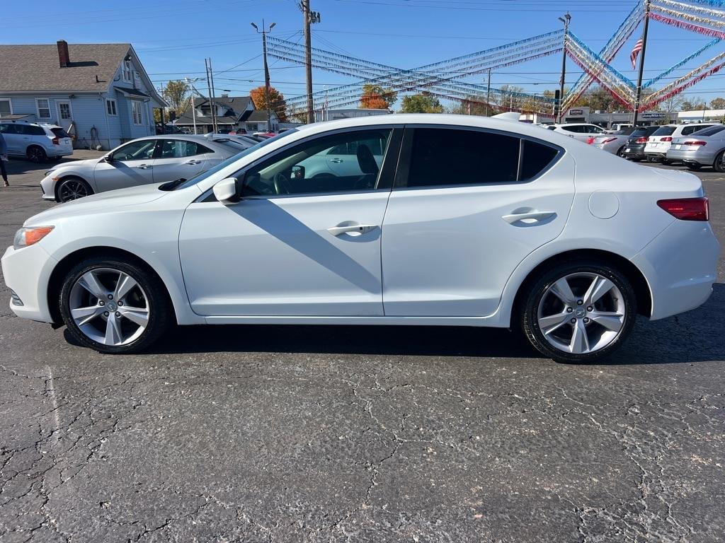 Acura ILX 4dr Sdn 2.0L 2015