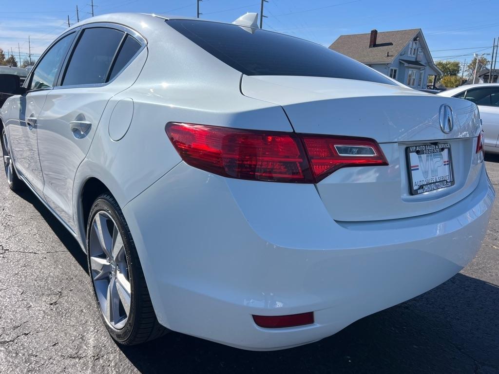Acura ILX 4dr Sdn 2.0L 2015