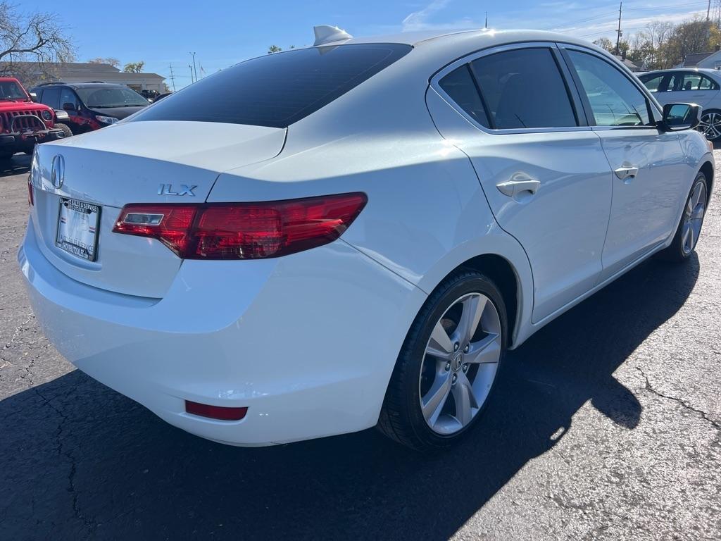 Acura ILX 4dr Sdn 2.0L 2015