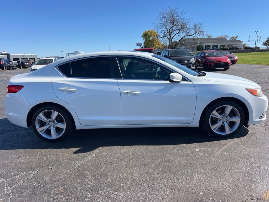 Acura ILX 4dr Sdn 2.0L 2015