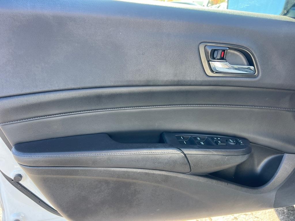 Acura ILX 4dr Sdn 2.0L 2015