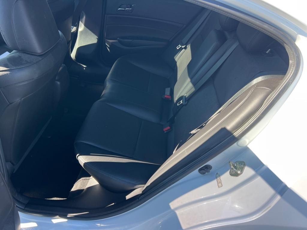 Acura ILX 4dr Sdn 2.0L 2015