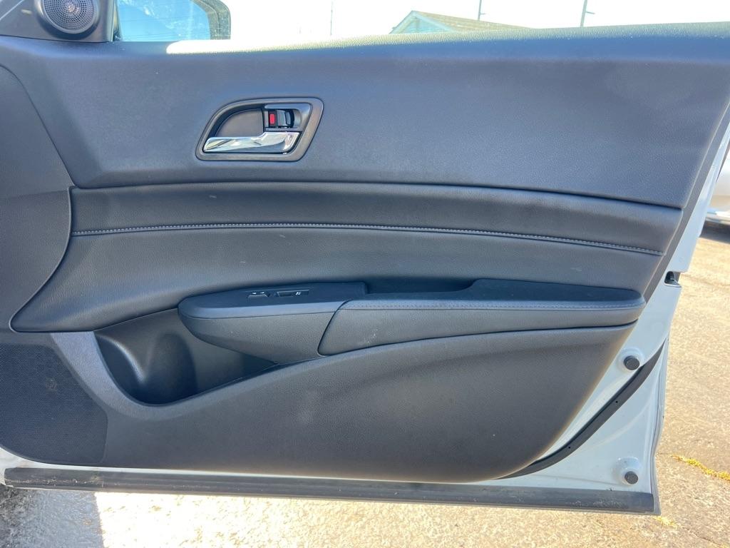 Acura ILX 4dr Sdn 2.0L 2015