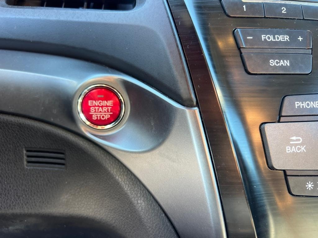 Acura ILX 4dr Sdn 2.0L 2015