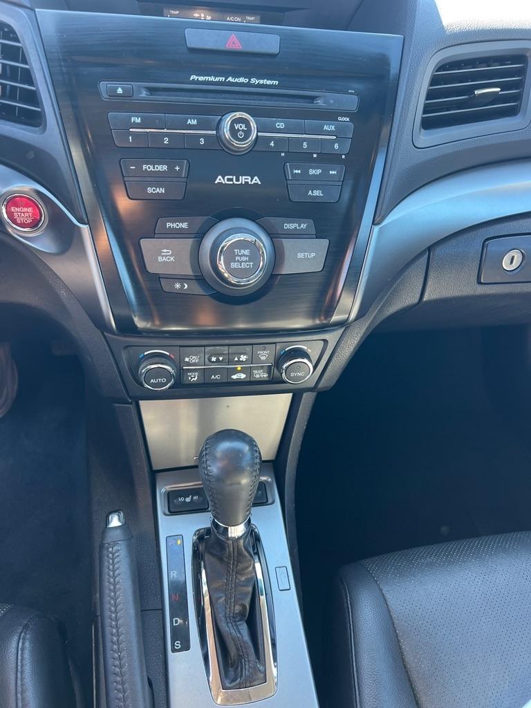 Acura ILX 4dr Sdn 2.0L 2015