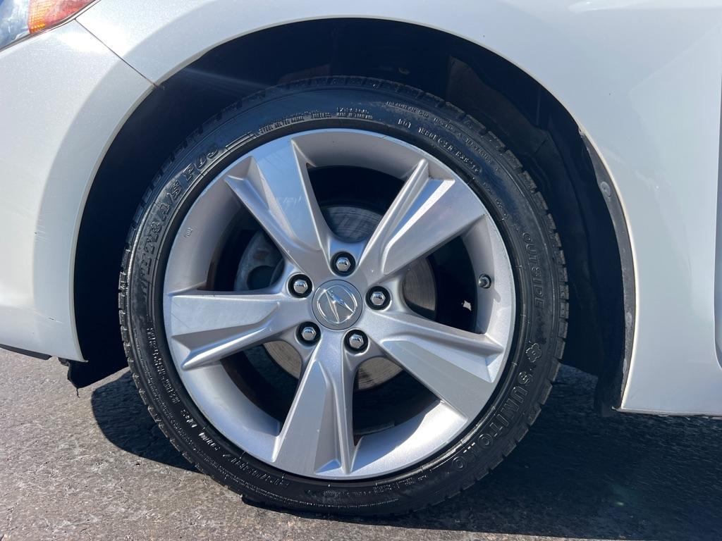 Acura ILX 4dr Sdn 2.0L 2015