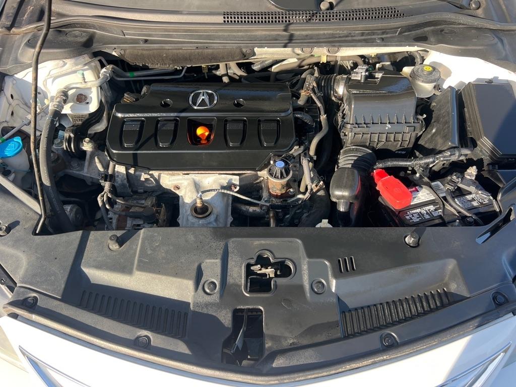 Acura ILX 4dr Sdn 2.0L 2015