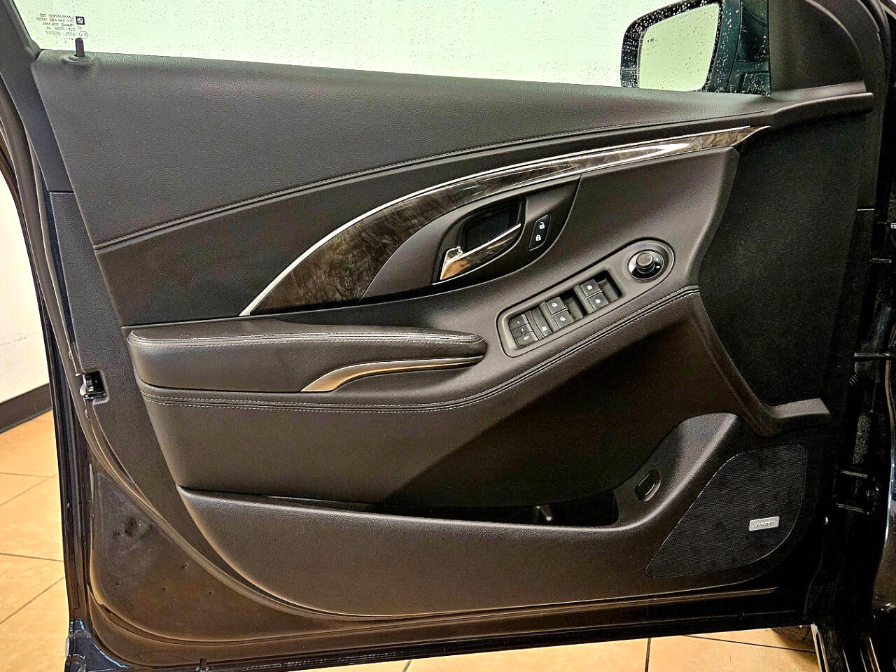 Buick LaCrosse 4dr Sdn Premium II FWD 2015