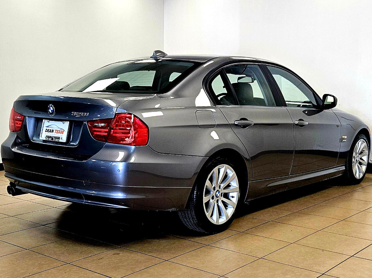 BMW 3 Series  2011