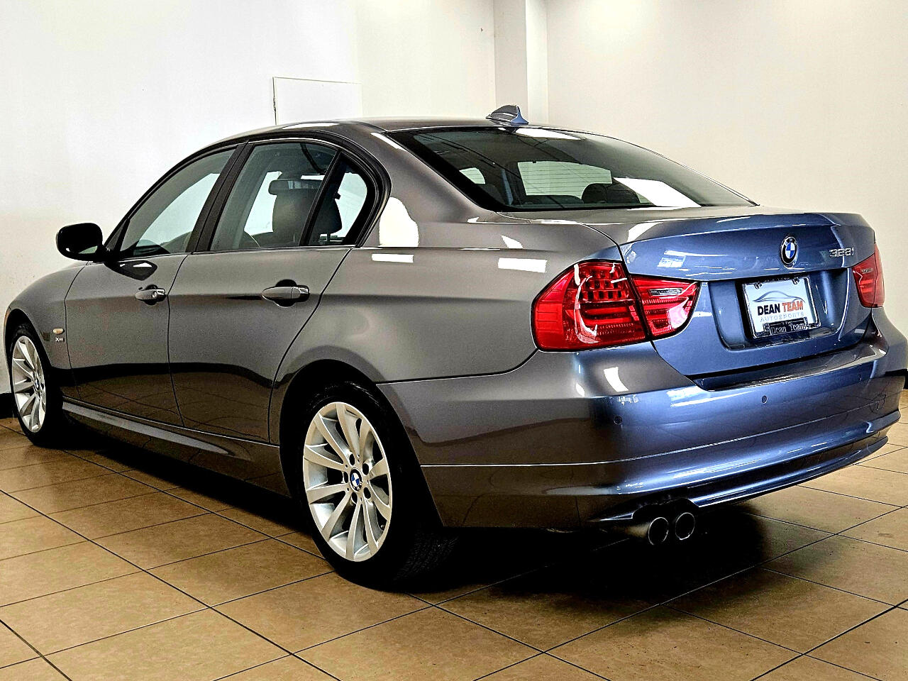 BMW 3 Series  2011