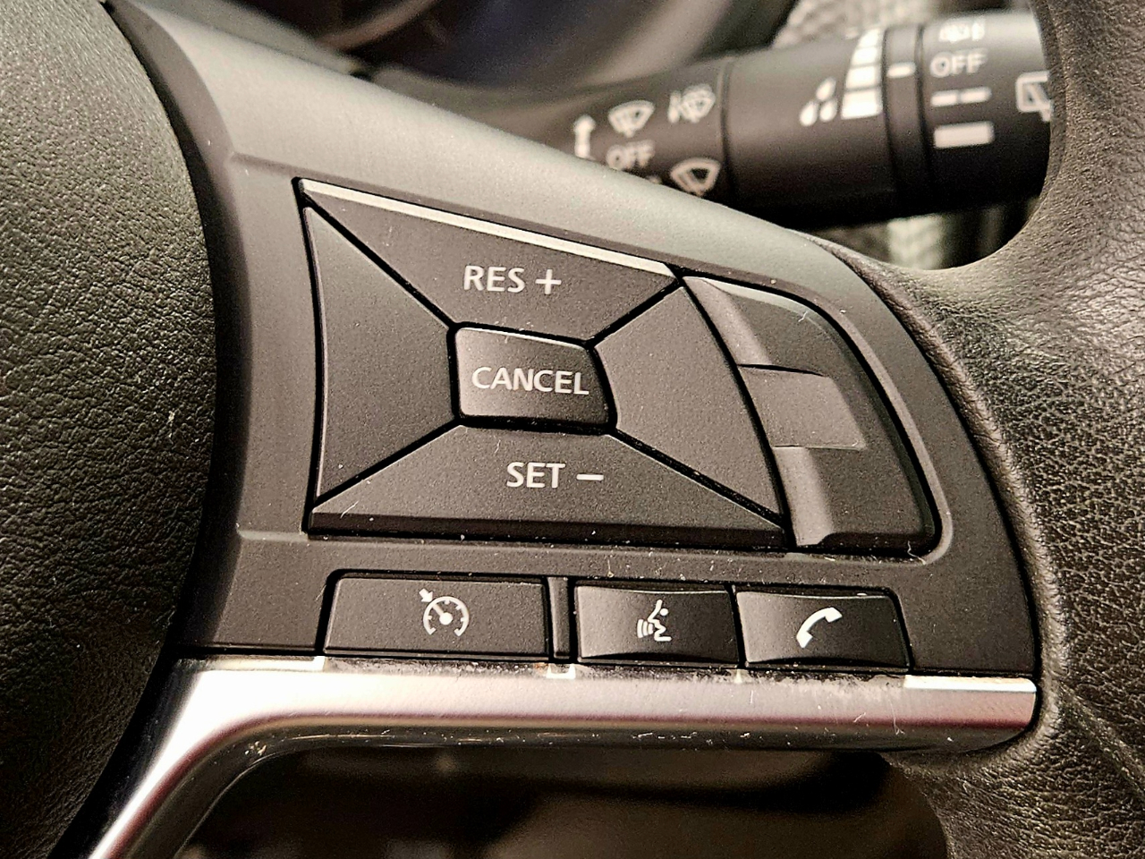 Nissan Kicks SV FWD 2018