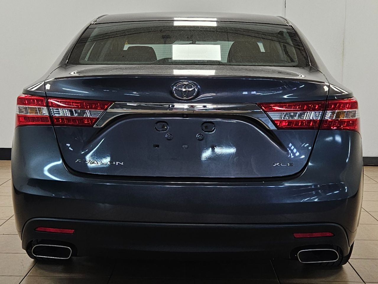 Toyota Avalon  2013