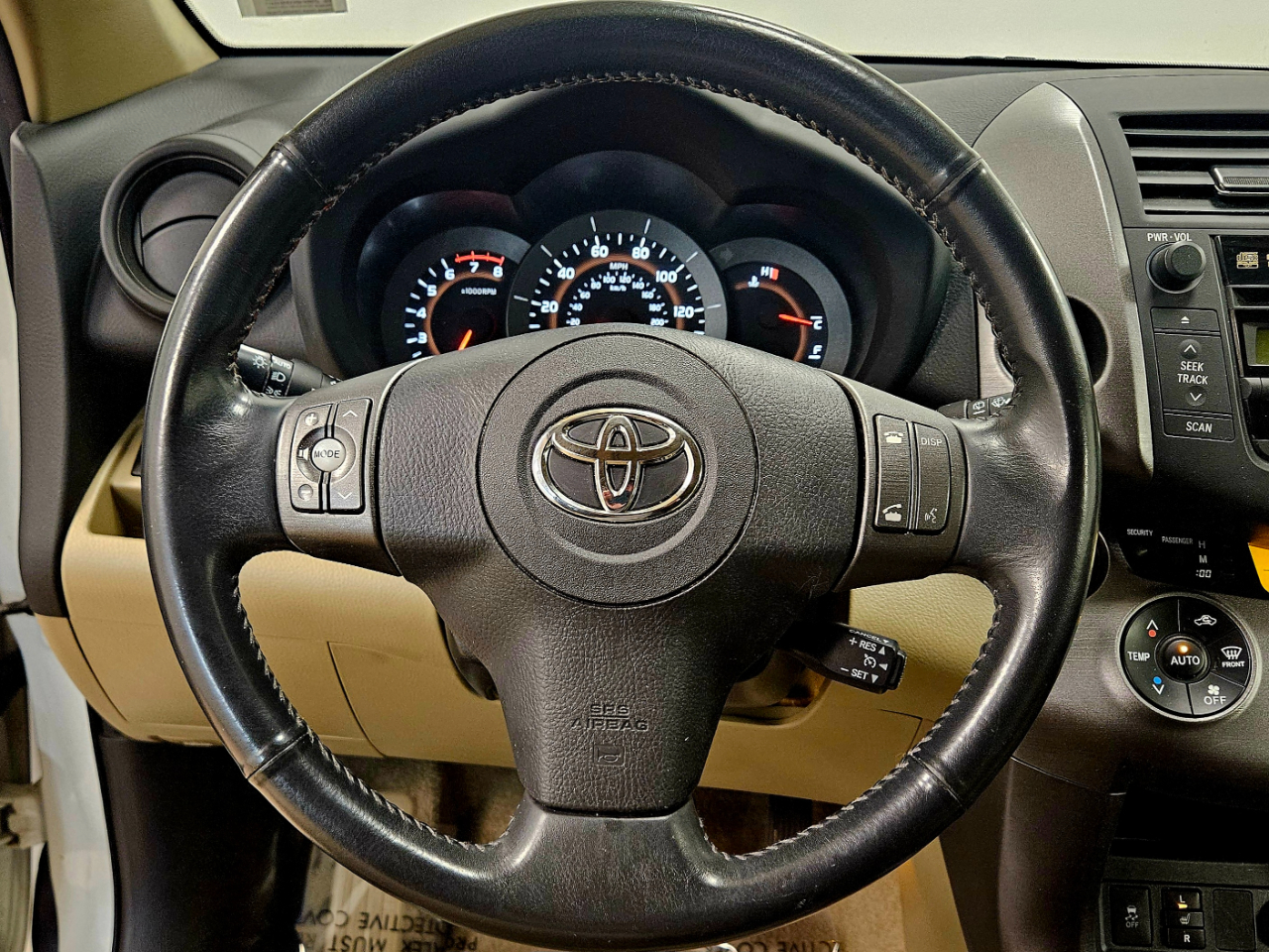 Toyota RAV4  2011