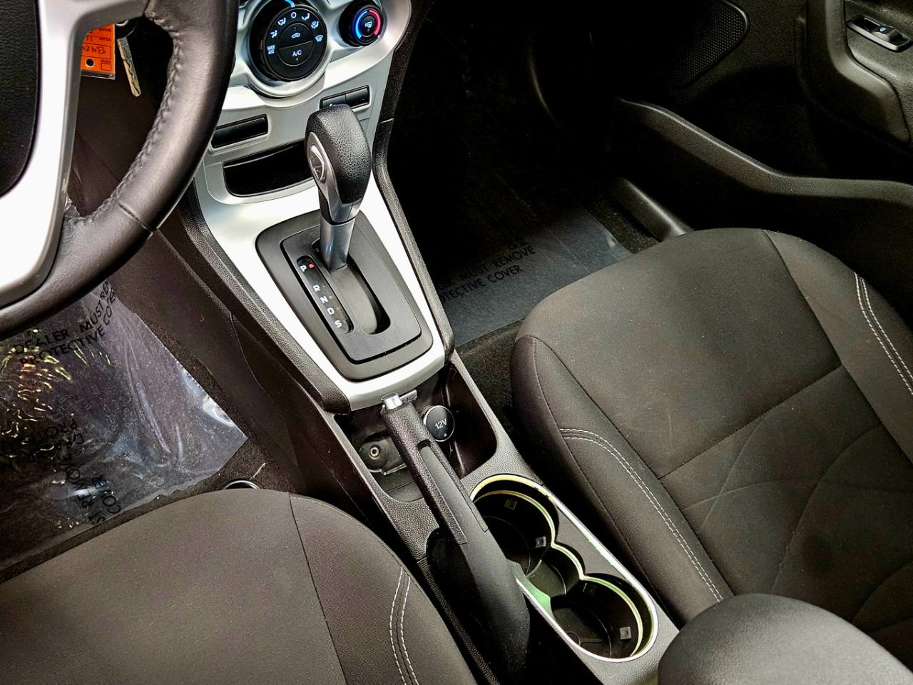 Ford Fiesta 5dr HB SE 2016