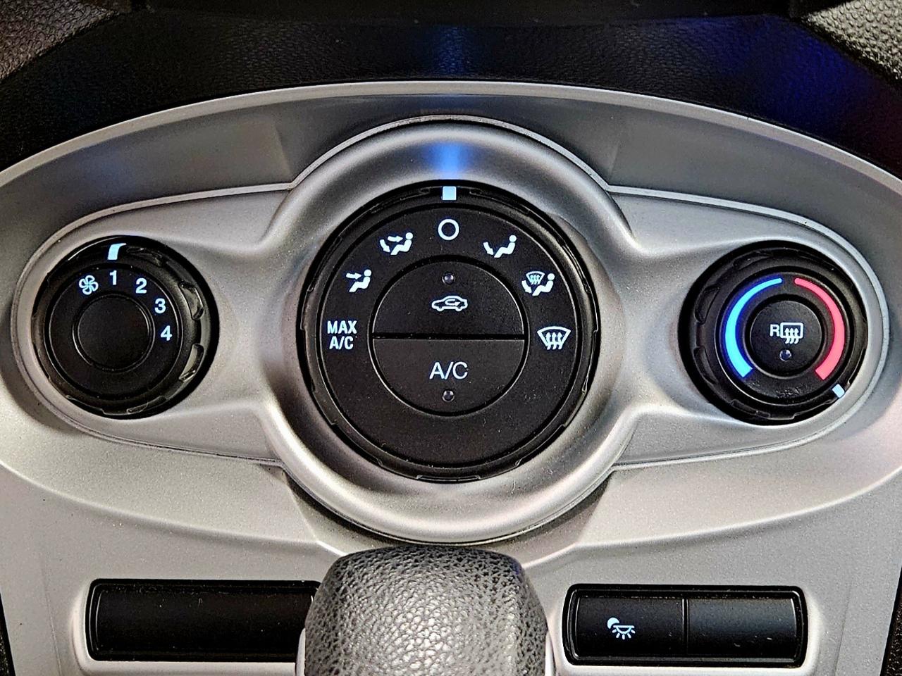 Ford Fiesta 5dr HB SE 2016