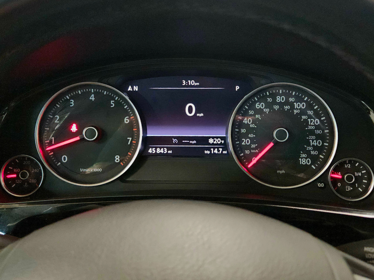 Volkswagen Touareg 4dr 3.6L Sport w/Nav 2014