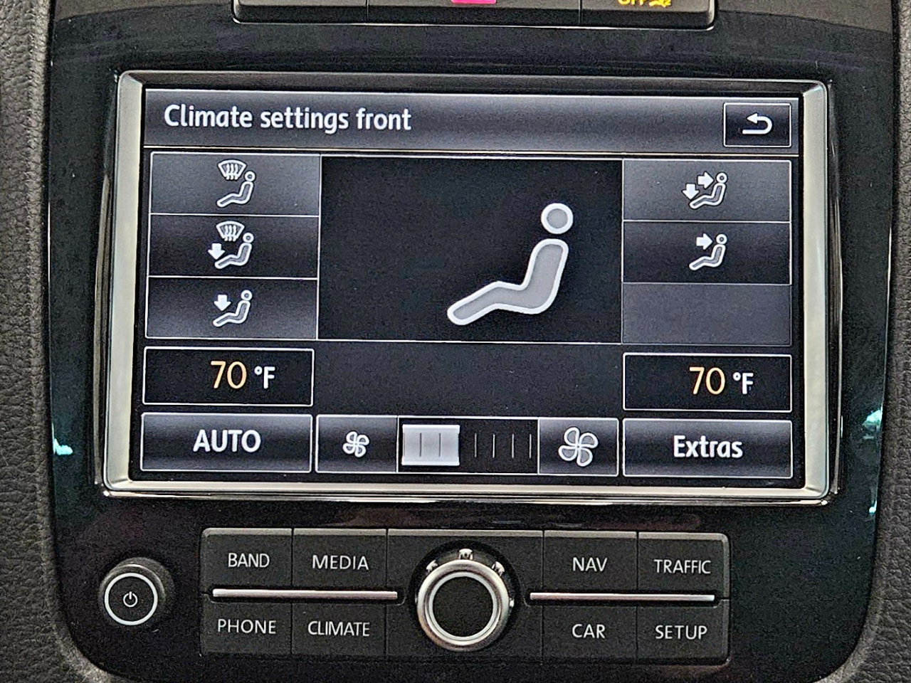 Volkswagen Touareg 4dr 3.6L Sport w/Nav 2014