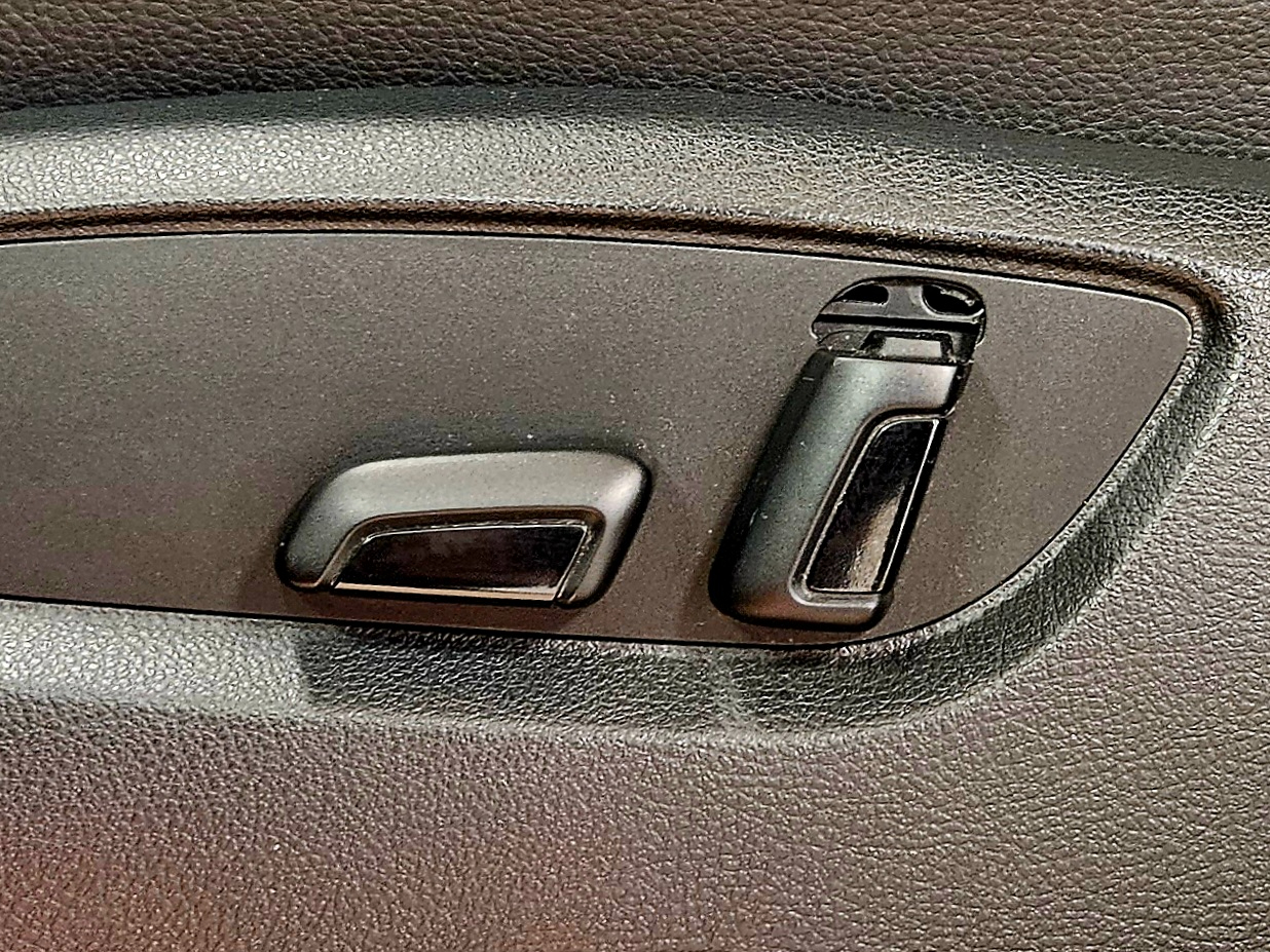 Volkswagen Touareg 4dr 3.6L Sport w/Nav 2014