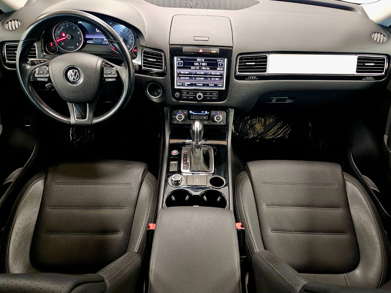 Volkswagen Touareg 4dr 3.6L Sport w/Nav 2014