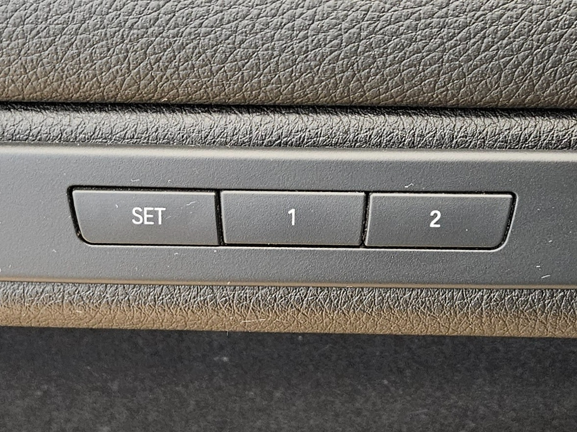 BMW 5 Series 4dr Sdn 528i xDrive AWD 2016