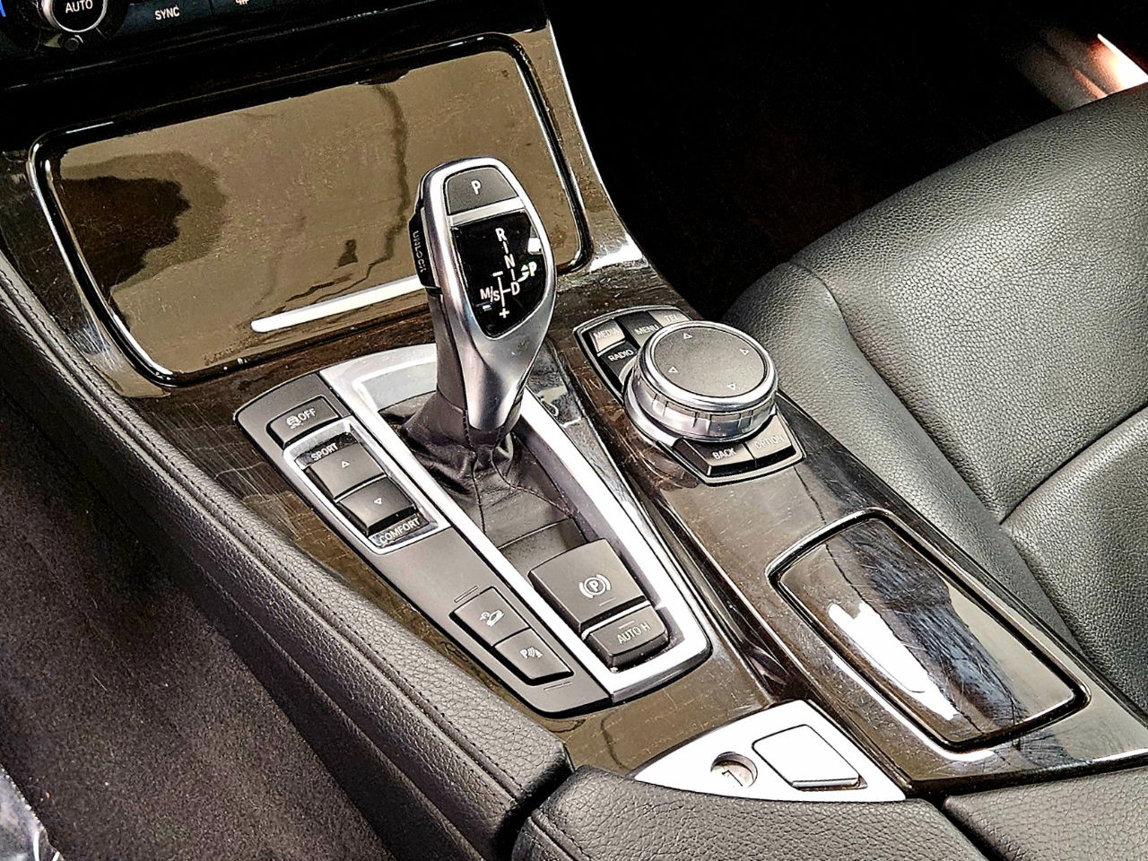 BMW 5 Series 4dr Sdn 528i xDrive AWD 2016