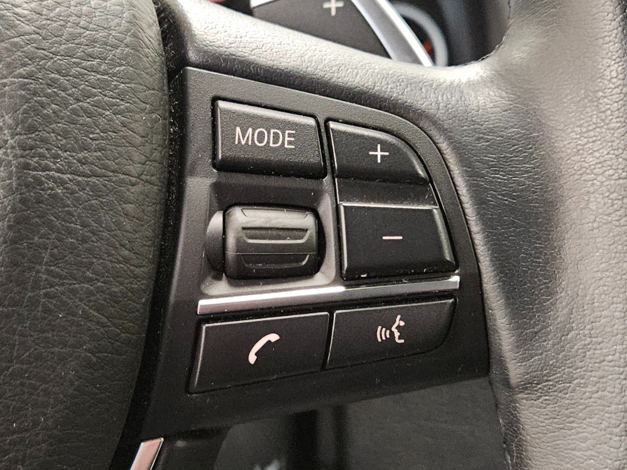 BMW 5 Series 4dr Sdn 528i xDrive AWD 2016