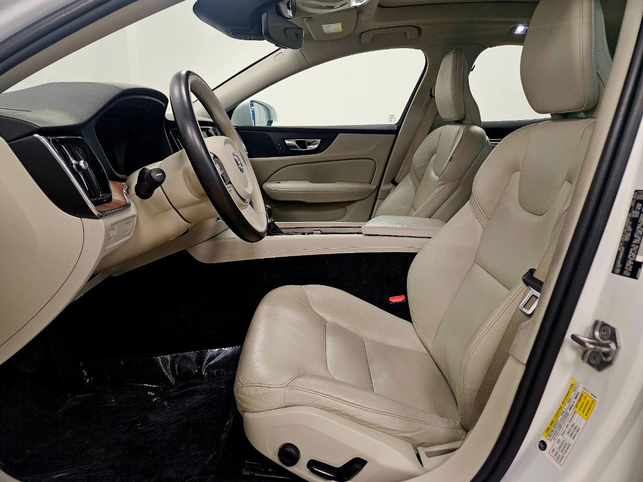 Volvo S60 T5 FWD Momentum 2021