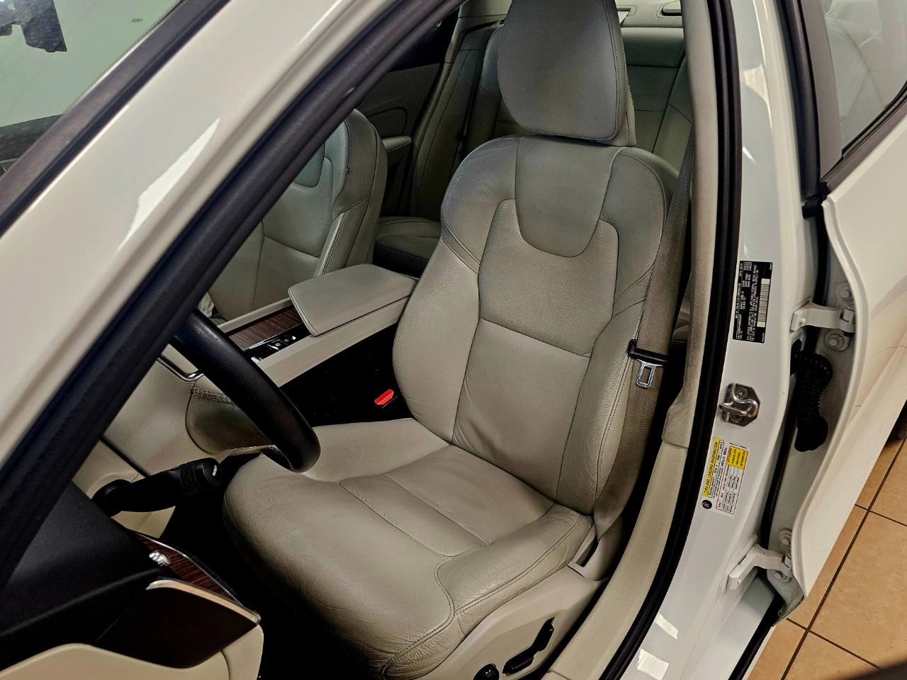 Volvo S60 T5 FWD Momentum 2021