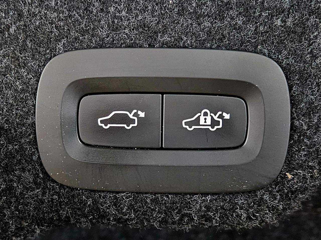 Volvo S90 T6 AWD Momentum 2017