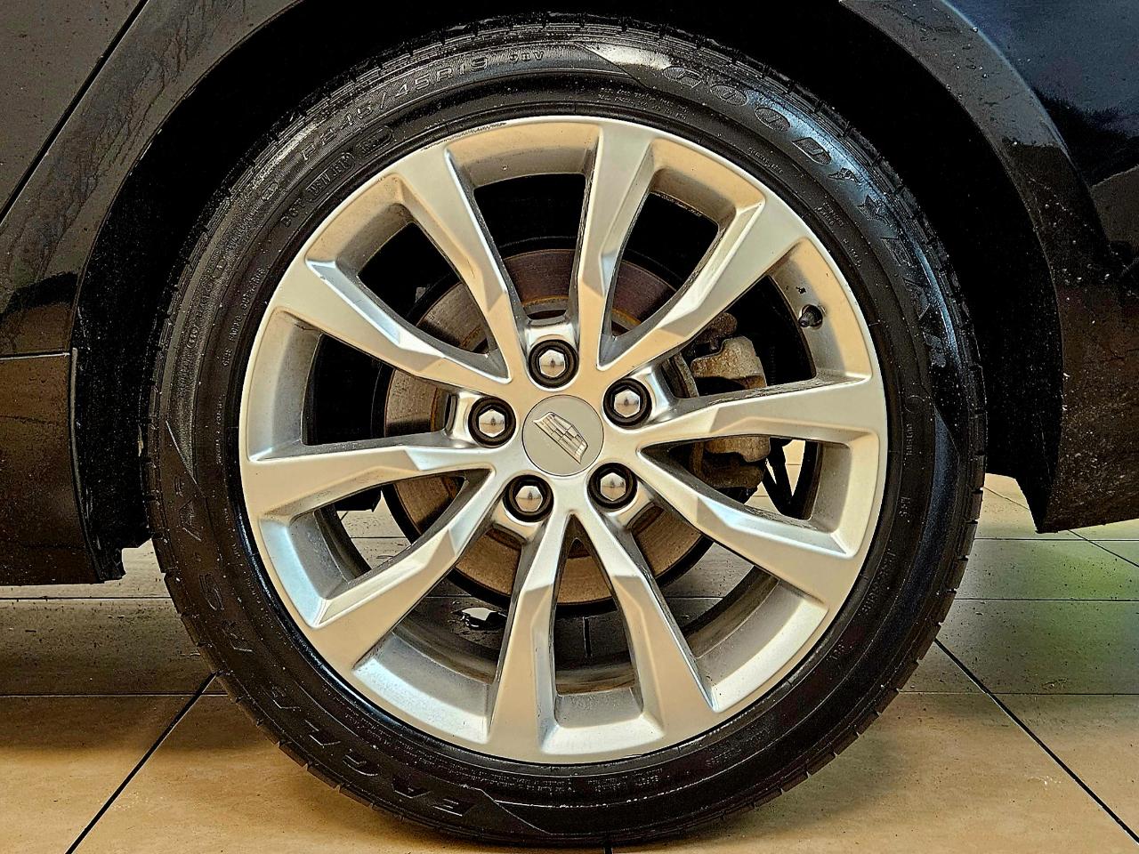 Cadillac XTS 4dr Sdn Luxury FWD 2017