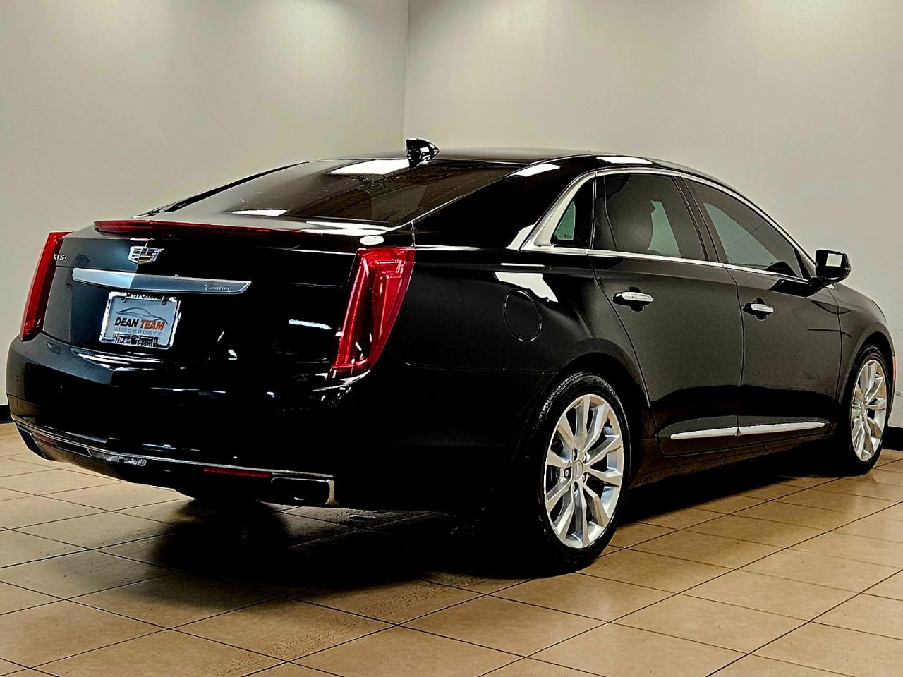 Cadillac XTS 4dr Sdn Luxury FWD 2017