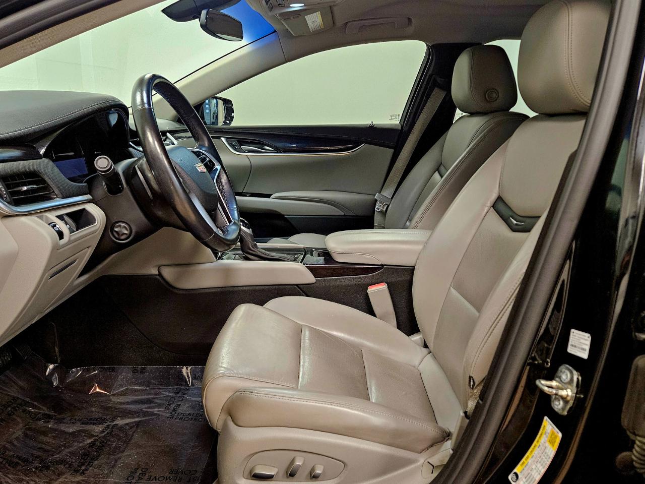 Cadillac XTS 4dr Sdn Luxury FWD 2017