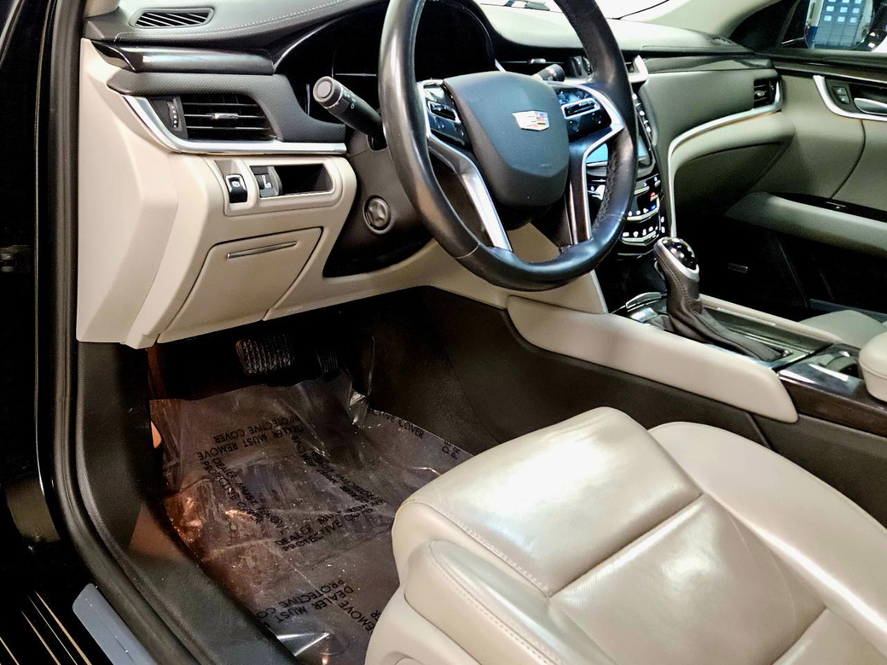 Cadillac XTS 4dr Sdn Luxury FWD 2017