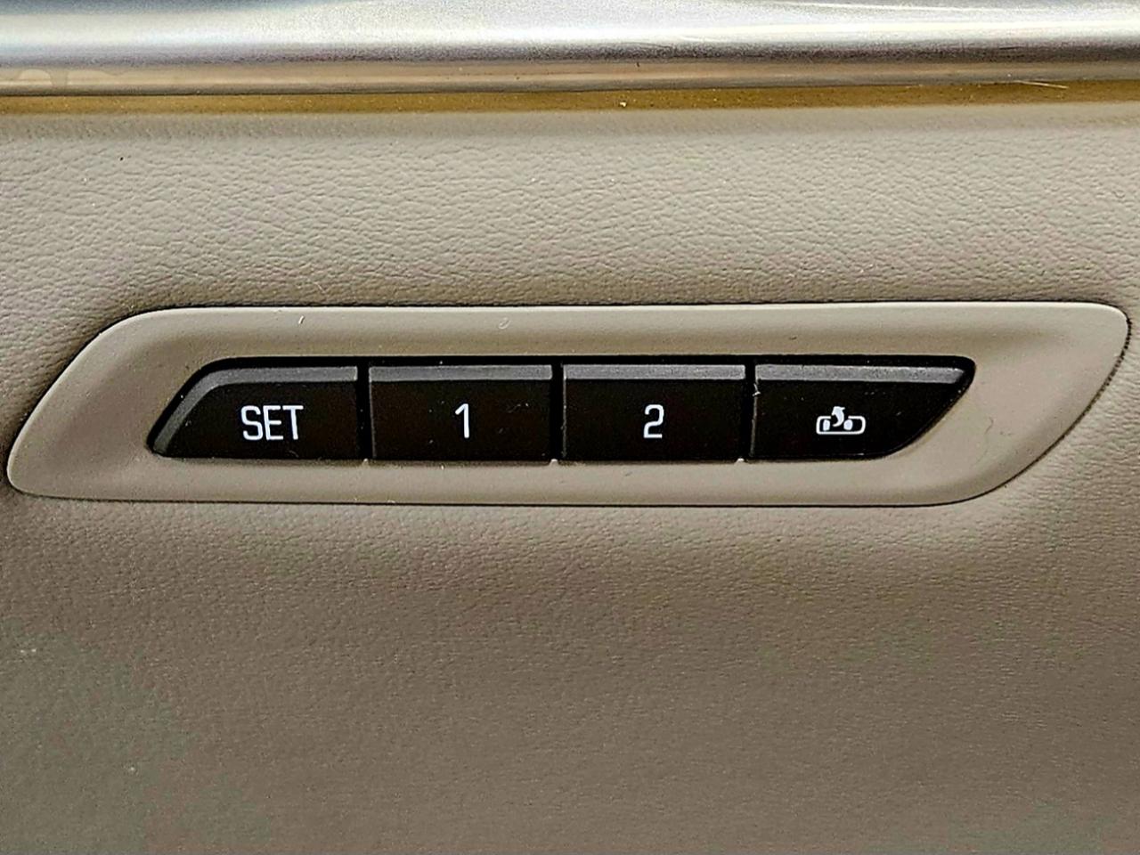 Cadillac XTS 4dr Sdn Luxury FWD 2017