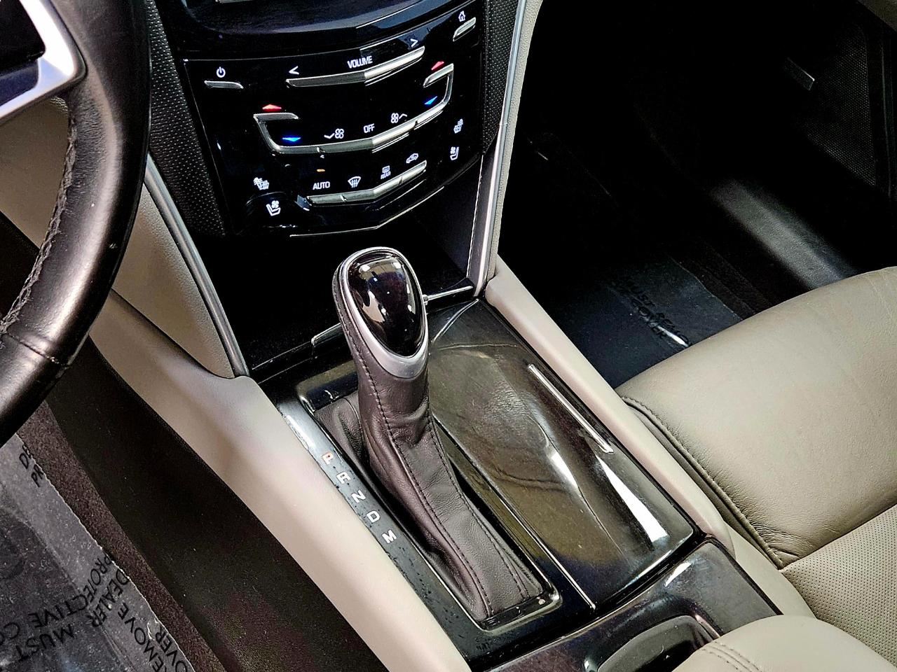 Cadillac XTS 4dr Sdn Luxury FWD 2017