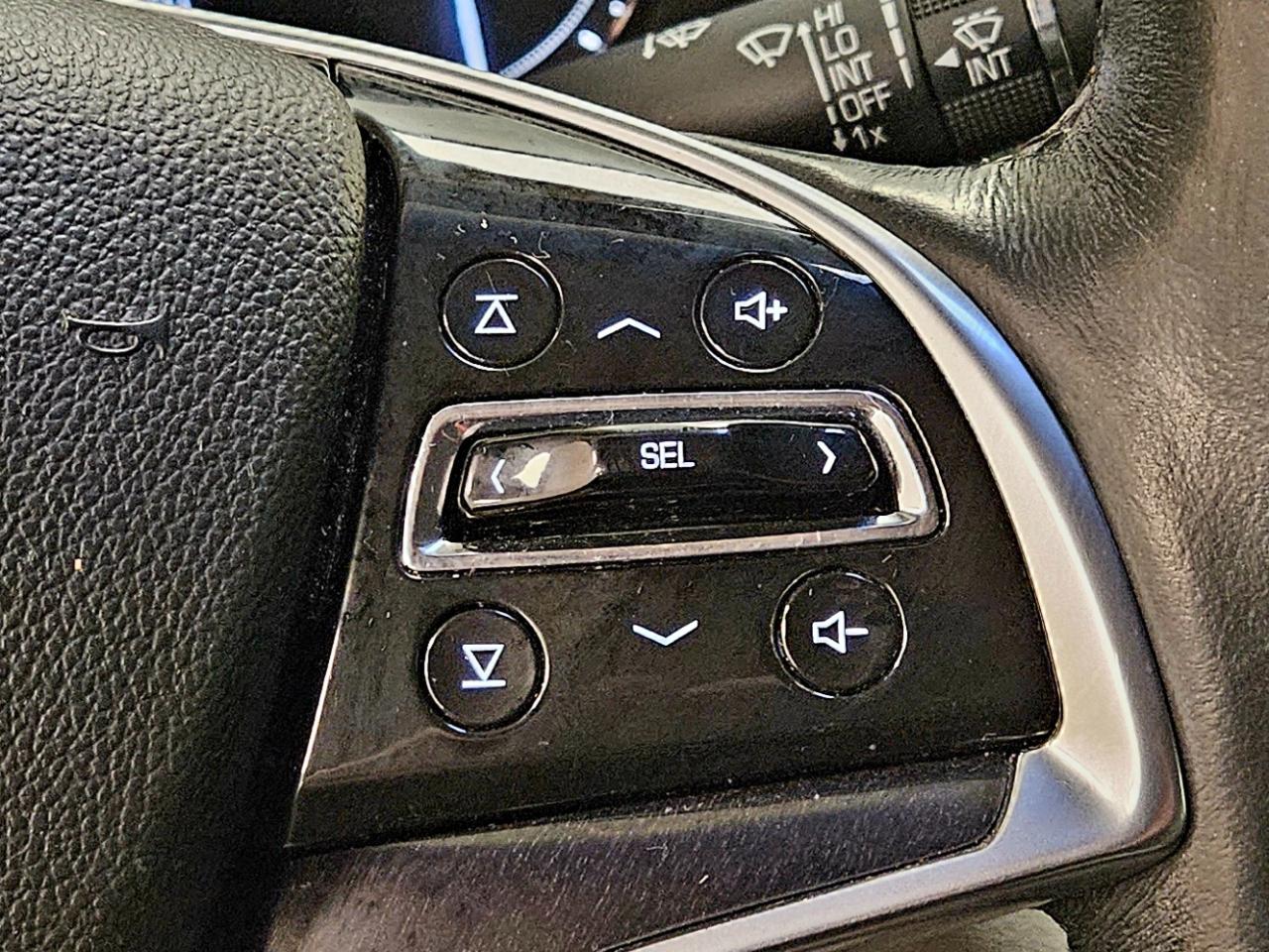 Cadillac XTS 4dr Sdn Luxury FWD 2017