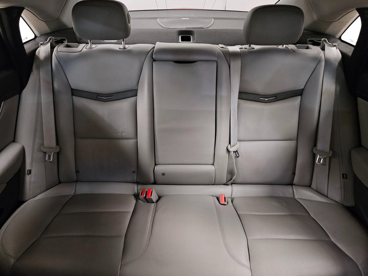 Cadillac XTS 4dr Sdn Luxury FWD 2017