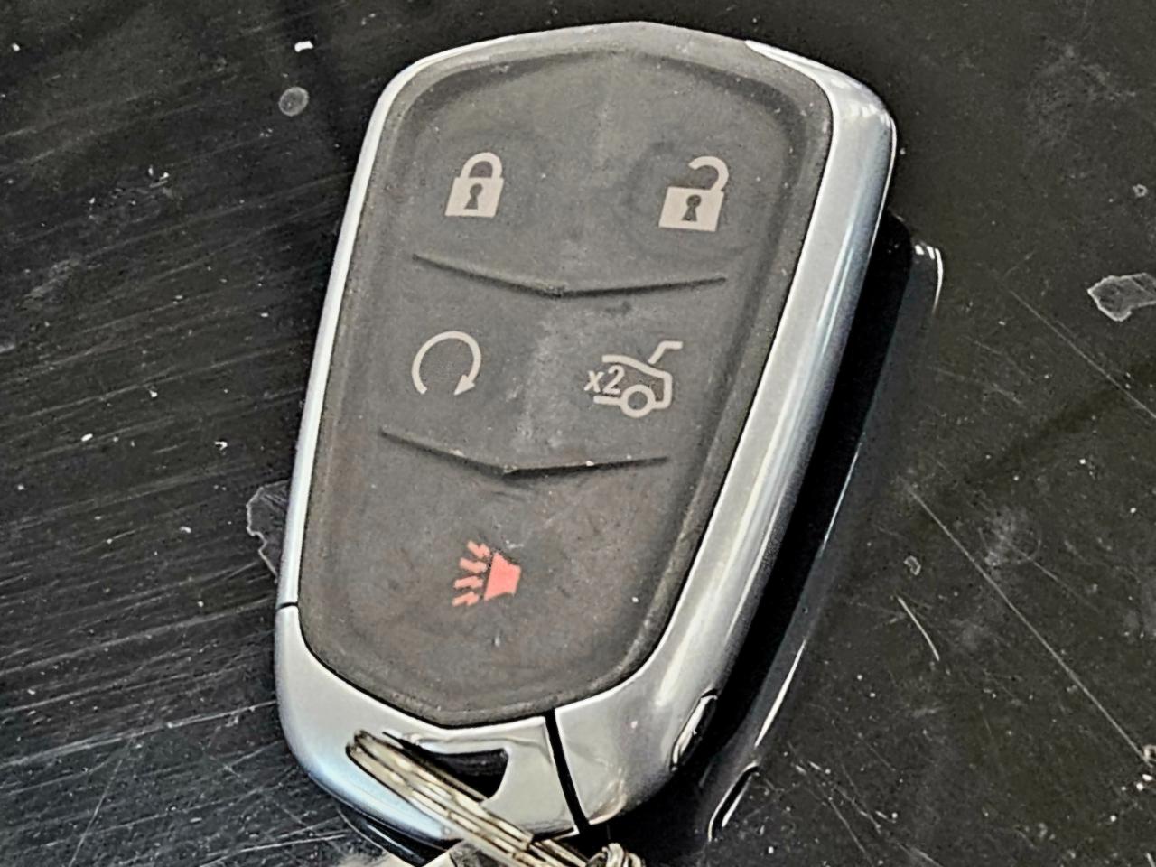 Cadillac XTS 4dr Sdn Luxury FWD 2017