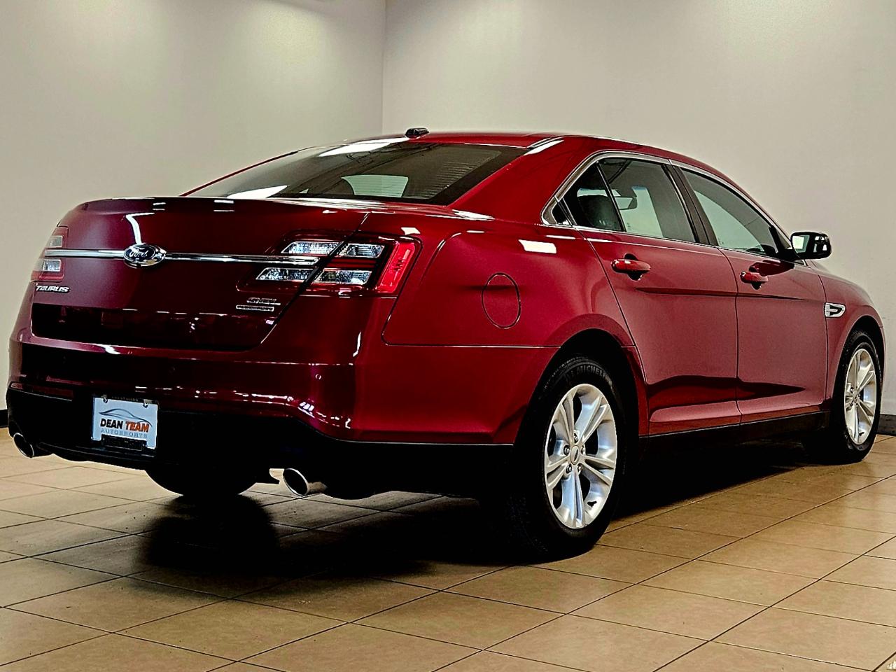 Ford Taurus SEL FWD 2018