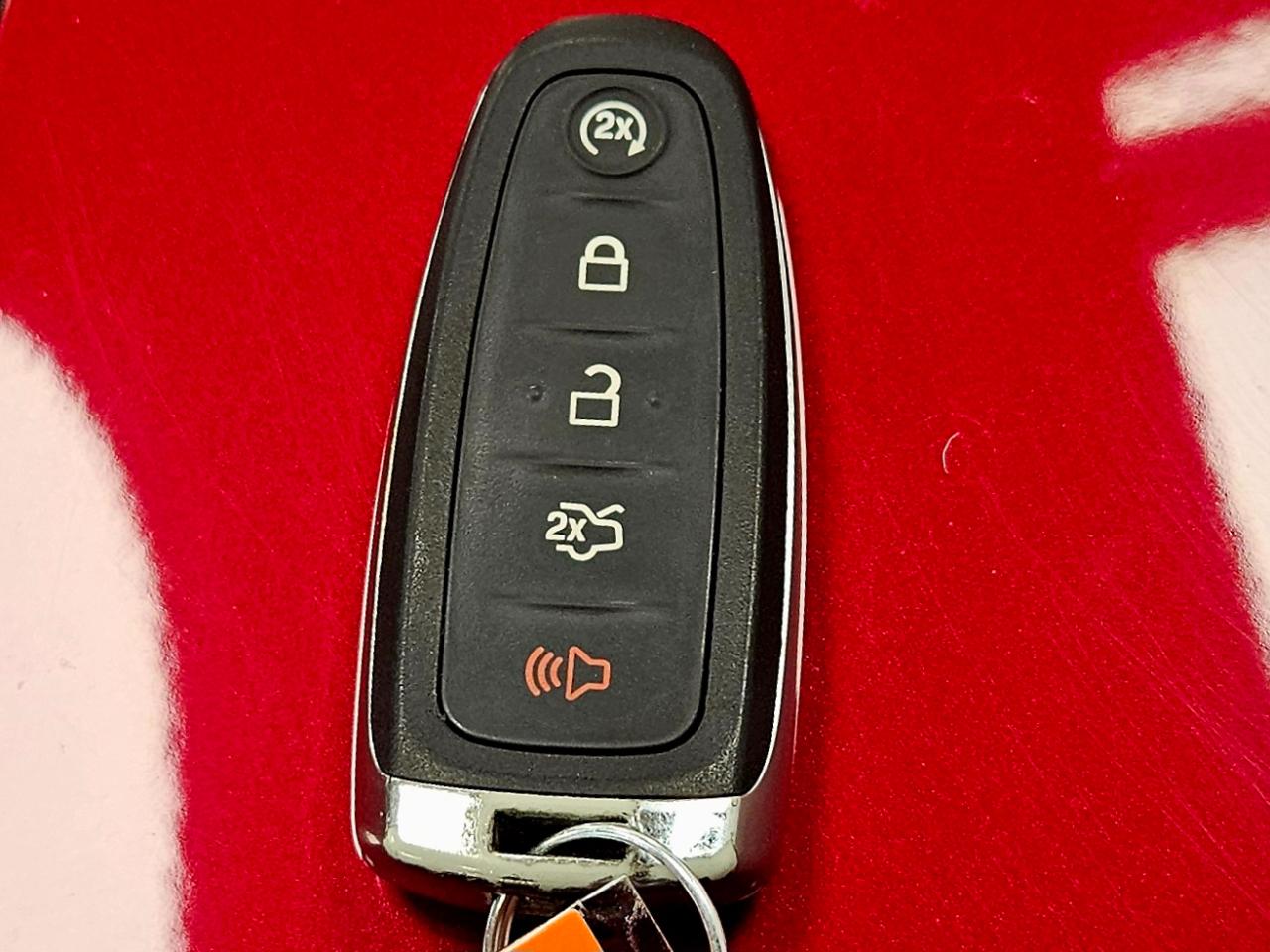 Ford Taurus SEL FWD 2018