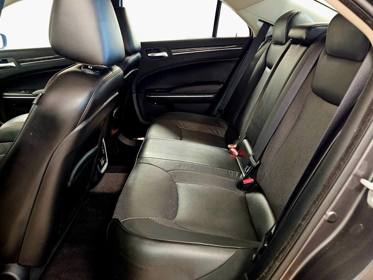 Chrysler 300 Limited RWD 2018