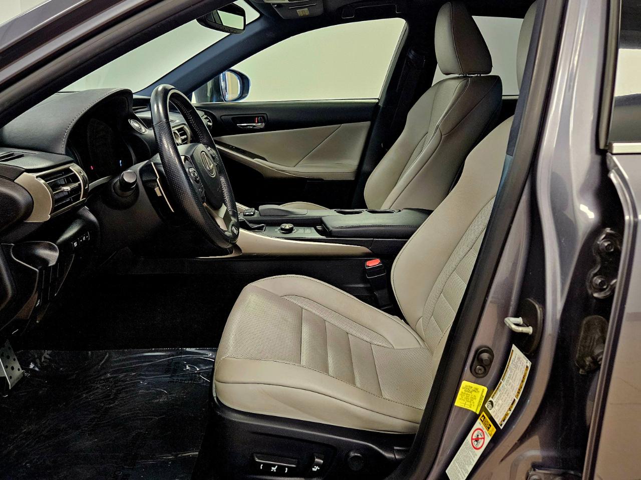 Lexus IS 250 4dr Sport Sdn RWD 2015