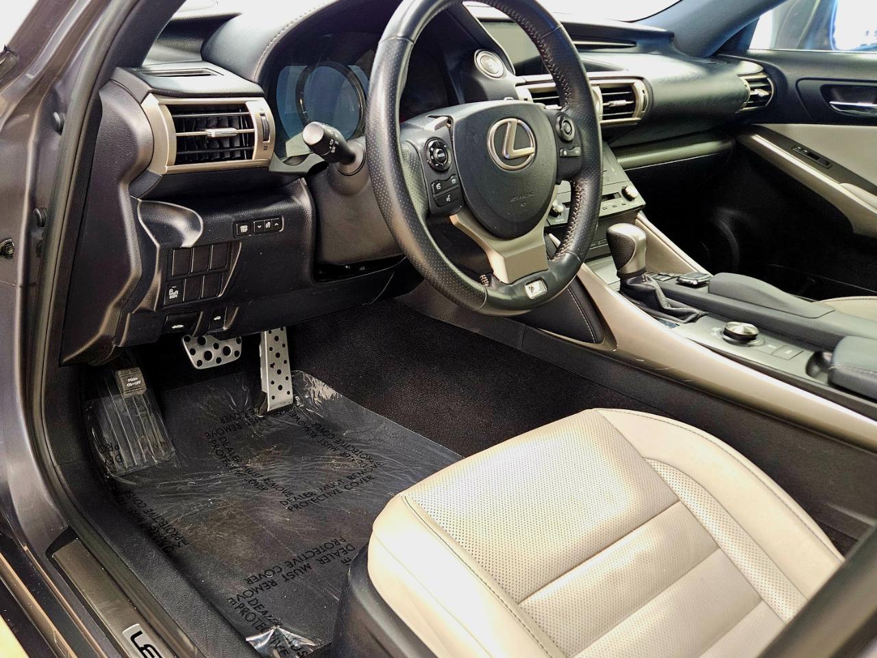 Lexus IS 250 4dr Sport Sdn RWD 2015