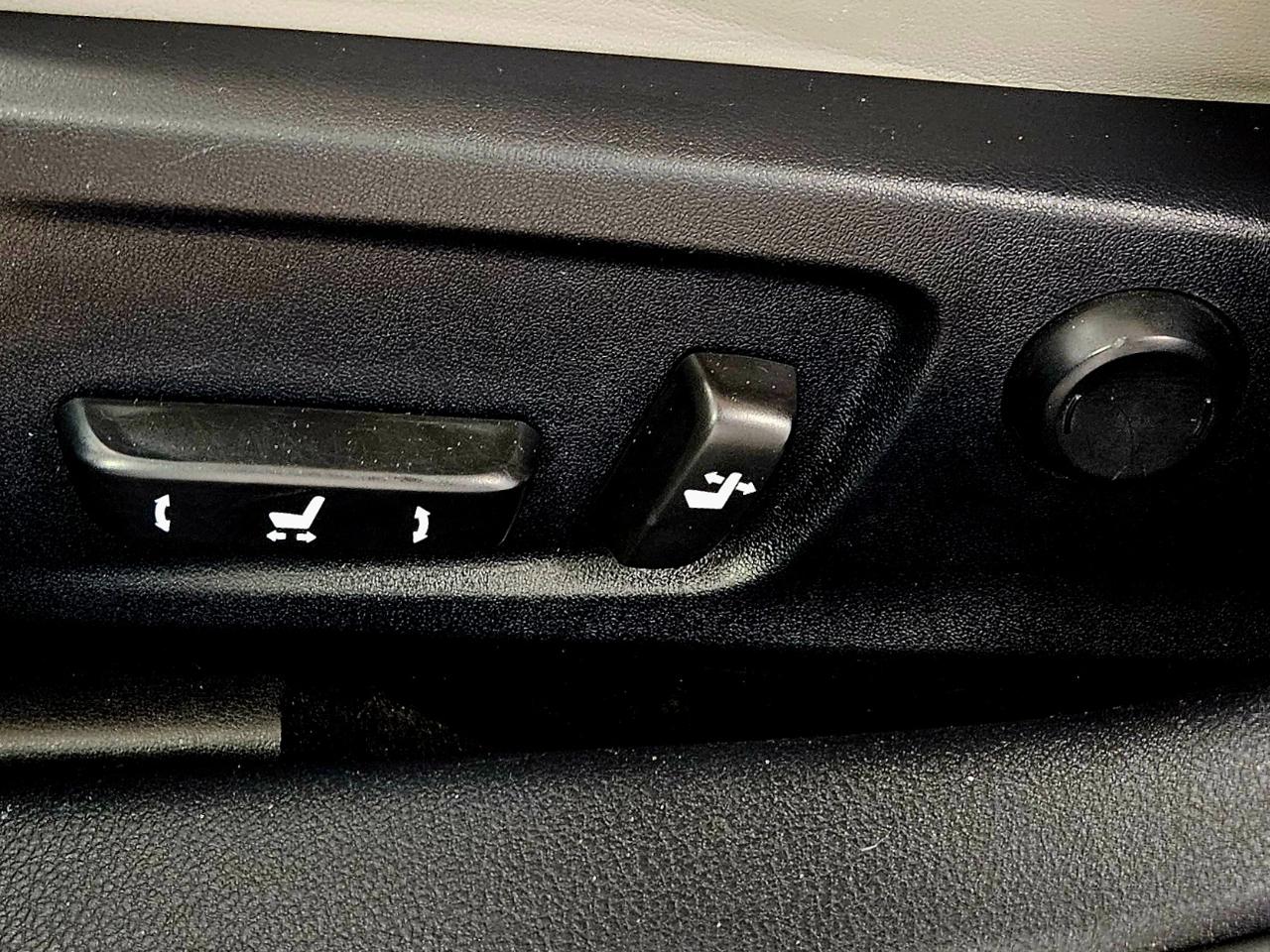 Lexus IS 250 4dr Sport Sdn RWD 2015