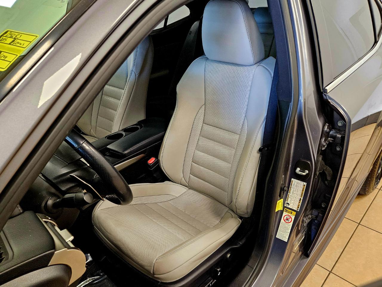 Lexus IS 250 4dr Sport Sdn RWD 2015