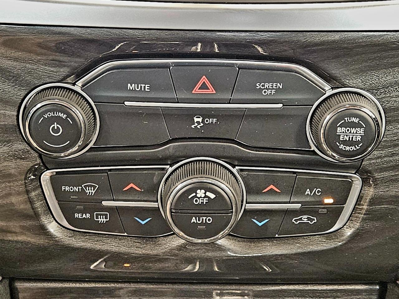 Chrysler 300 Touring RWD 2020